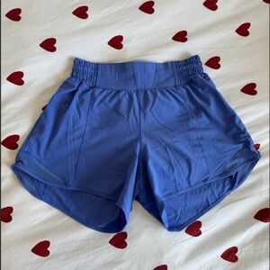 Lululemon Hotty Hot High-Rise Lined Short 4". Size 4.